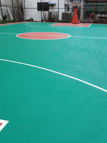兰溪 球场长期使用易出现地面开裂